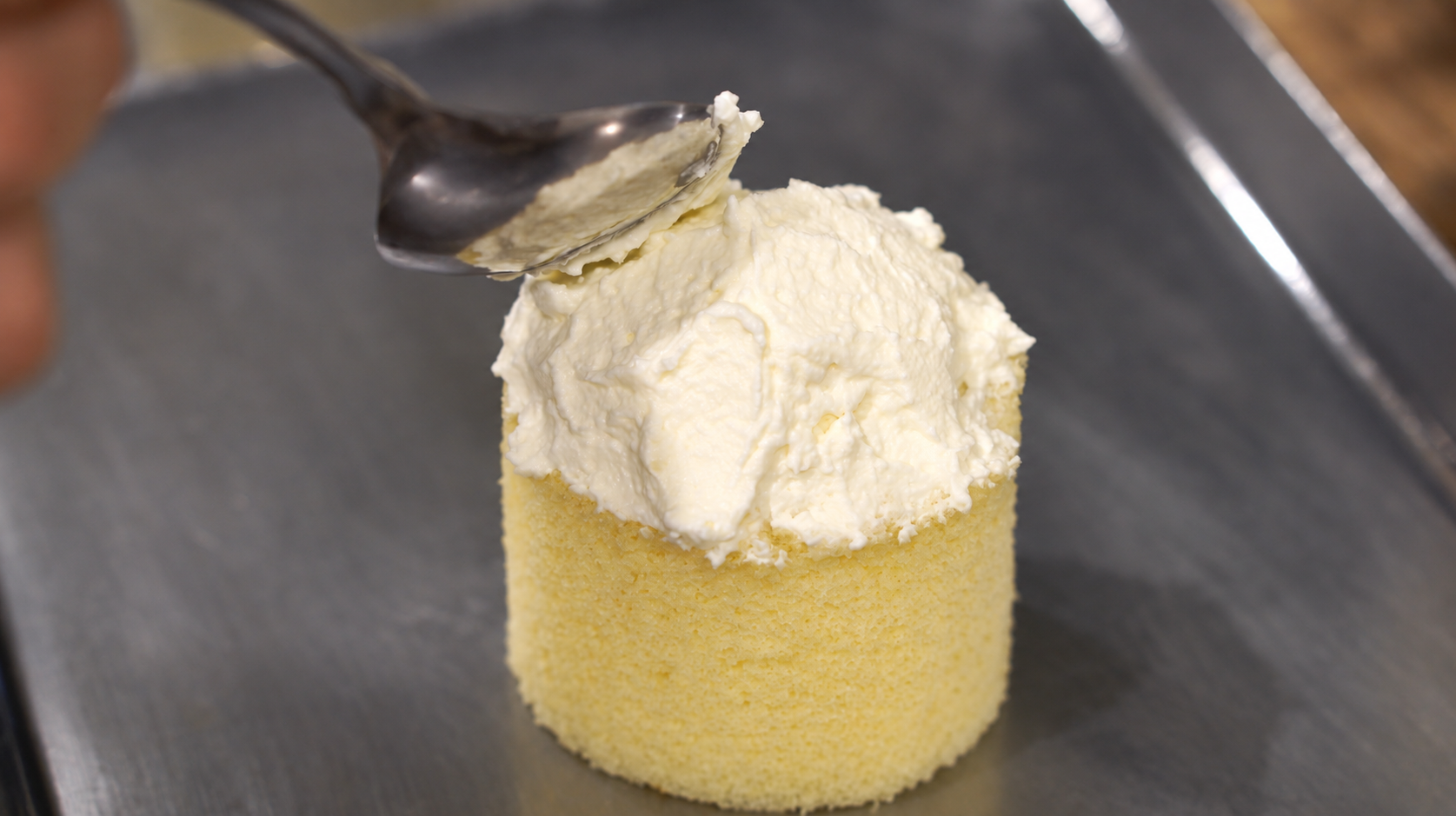 しっかりめの生クリームを使う